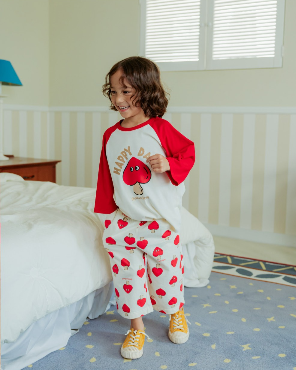 Red Mushroom Color Block Raglan Mid Sleeve