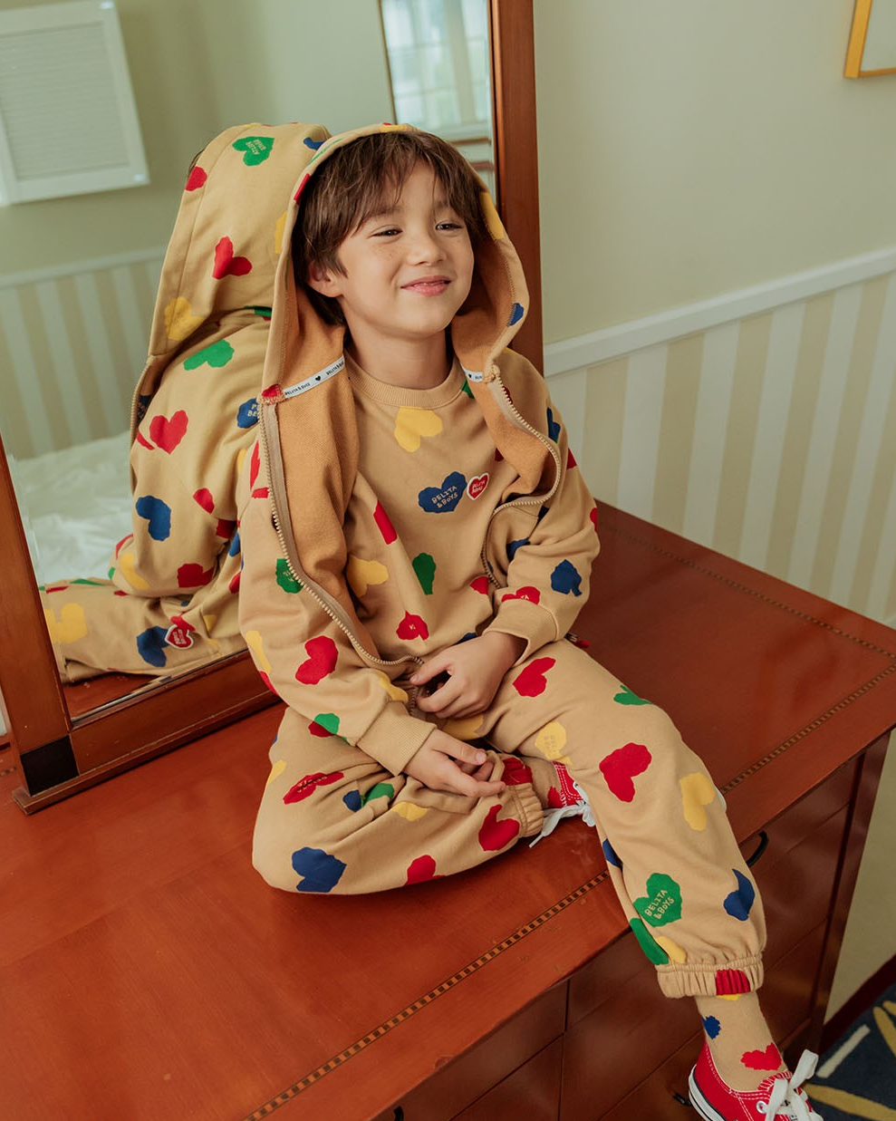 Camel BB Color Heart Pattern Zip Up Hood