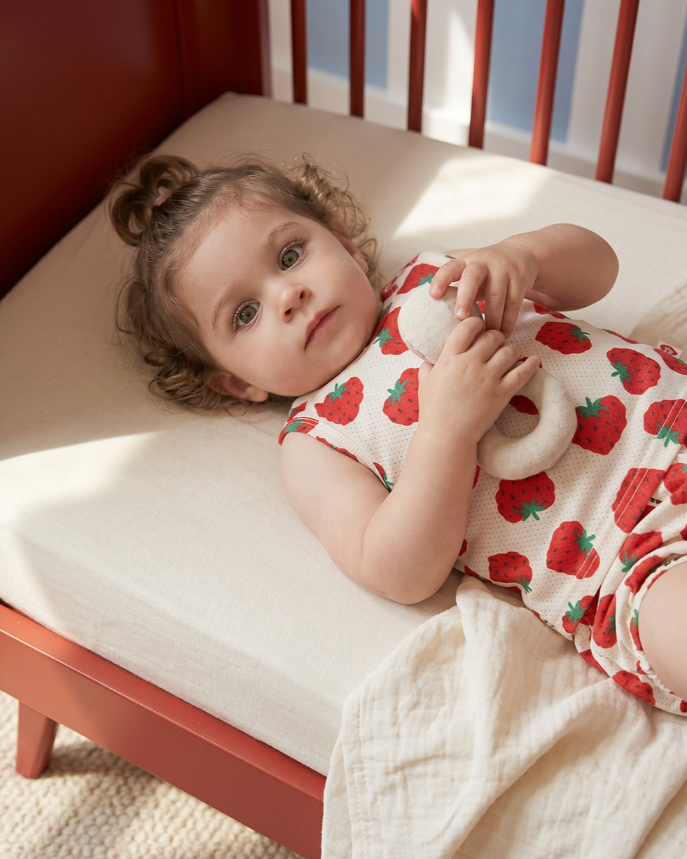 [BABY SET] Red Berry Pattern Mesh Sleeveless Shorts